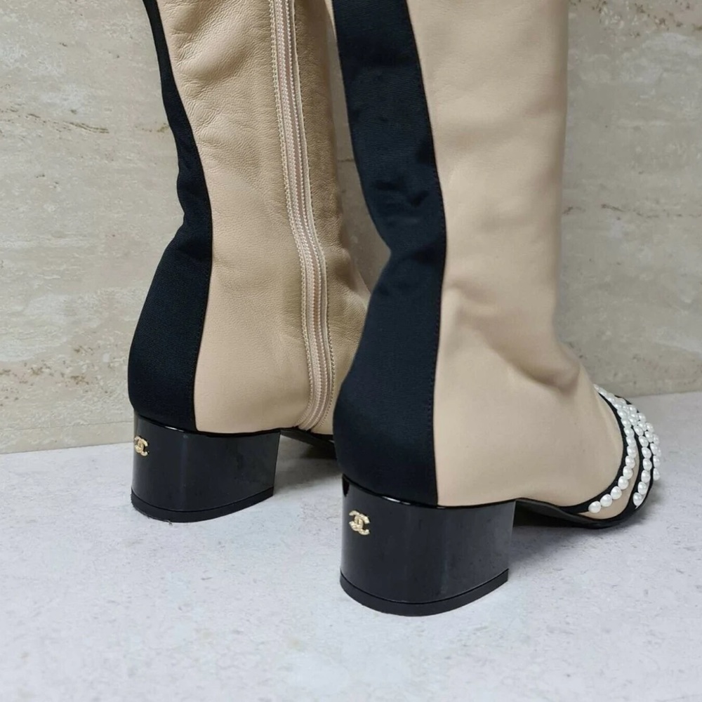 CHANEL PEARL BOOT - Picture 5 of 9